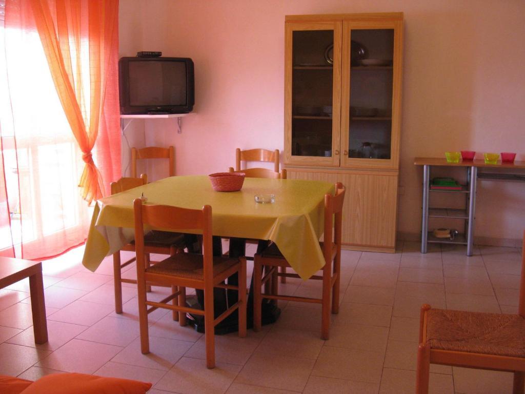 Borgo Spiaggia Vista Mare Isola Rossa Room photo