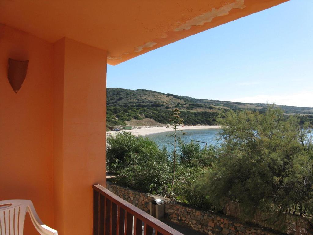 Borgo Spiaggia Vista Mare Isola Rossa Exterior photo
