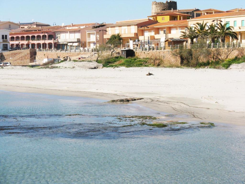 Borgo Spiaggia Vista Mare Isola Rossa Exterior photo